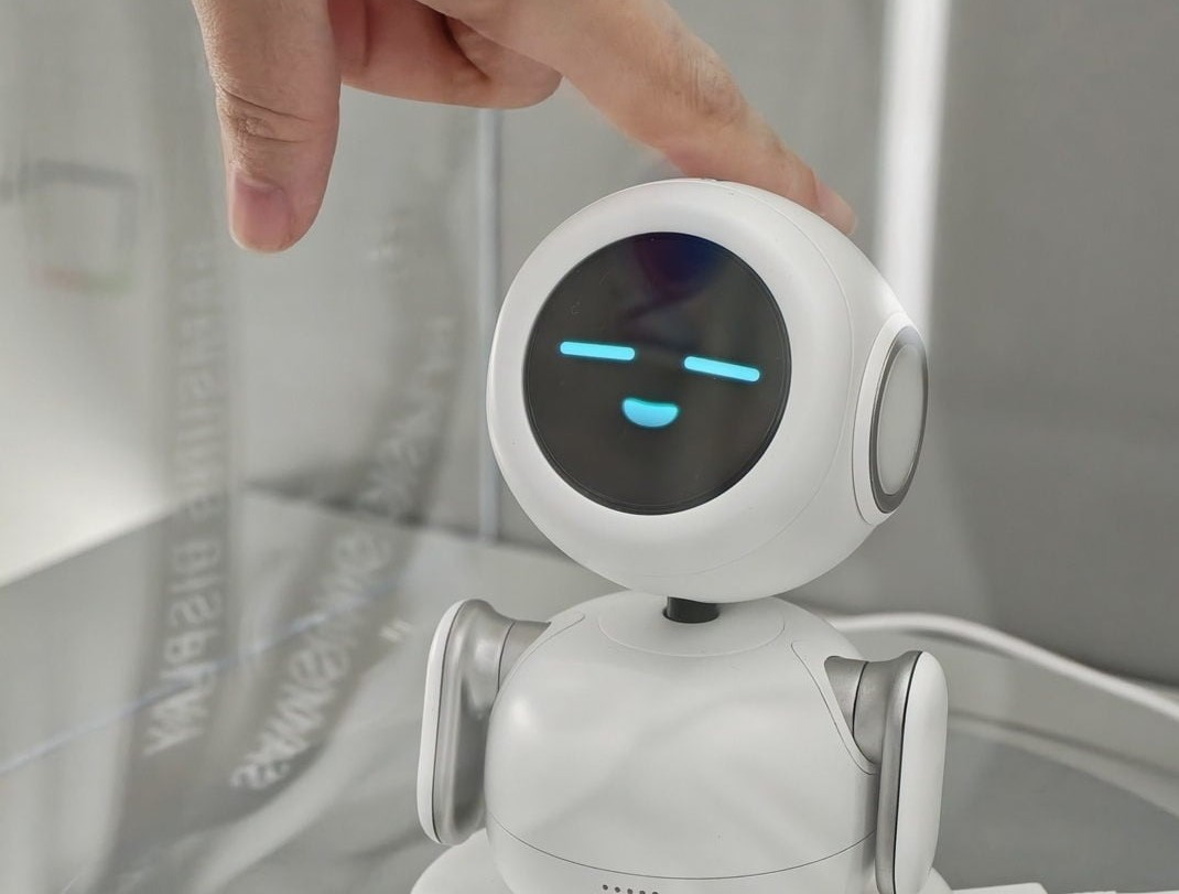 robot biểu cảm sở hữu những khả năng đặc biệt giúp chúng trở nên "có hồn" hơn trong mắt người dùng:
