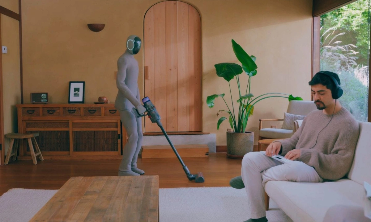 robot giúp việc nhà hỗ trợ con người thực hiện các công việc nội trợ như dọn dẹp, lau nhà, nấu ăn hoặc chăm sóc gia đình